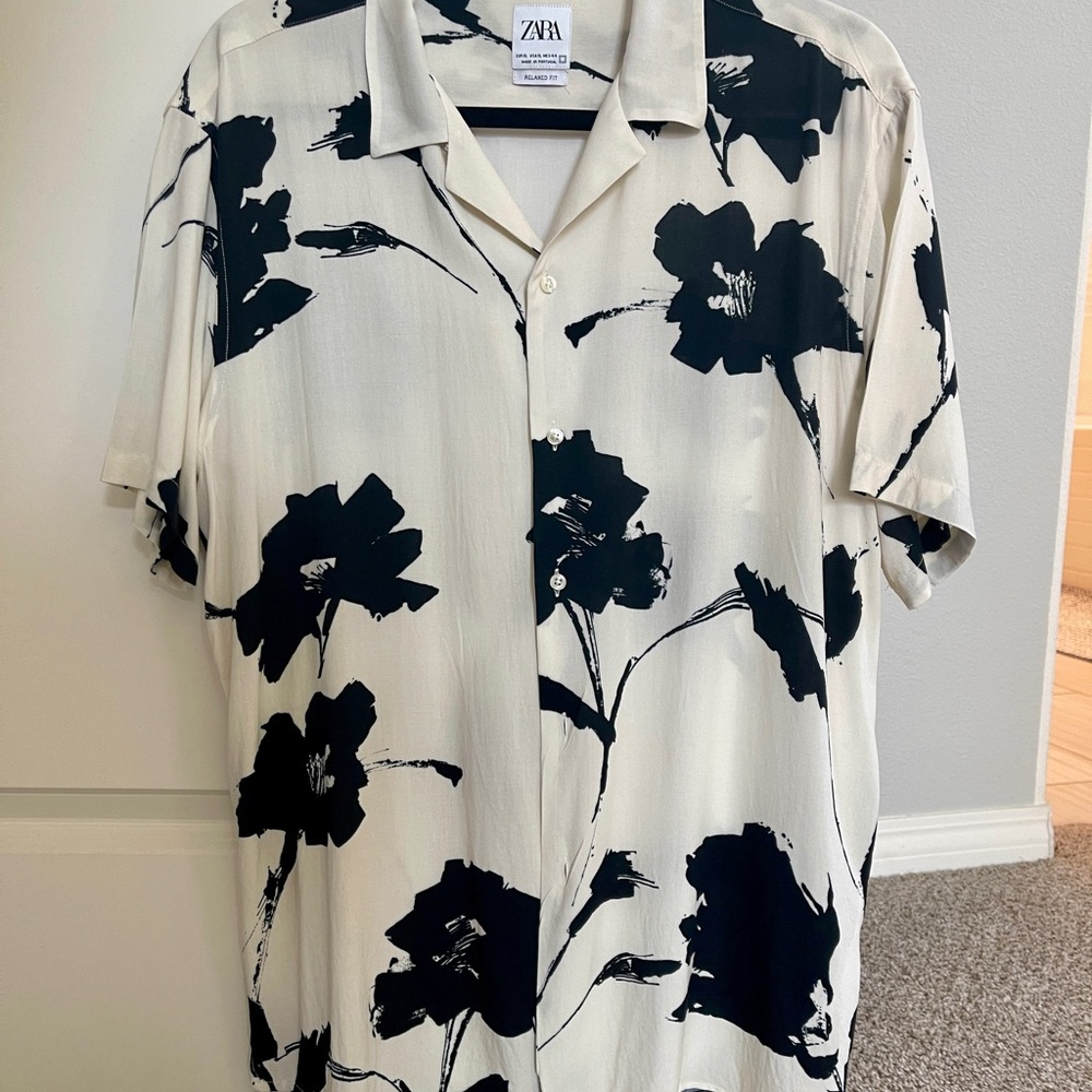 Zara Men's Shirt with Black Floral Design on ivory